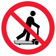 Запрещающий знак Запрещается кататься (стоять) на тележке