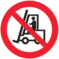 Запрещающий знак Запрещается движение средств напольного транспорта P07